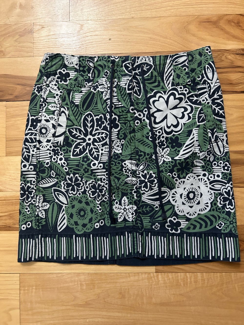Ann Taylor Loft Skirt 100% Cotton size 4  (H-22)